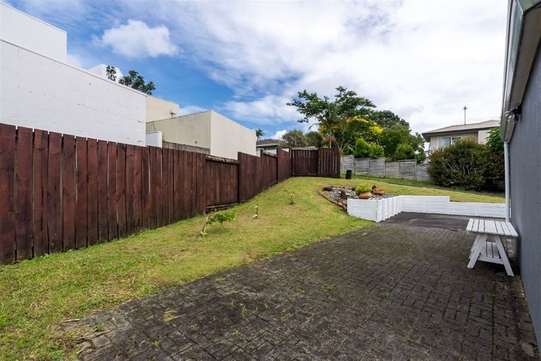 Photo of property in 13 Redfern Lane, Glenfield, Auckland, 0629