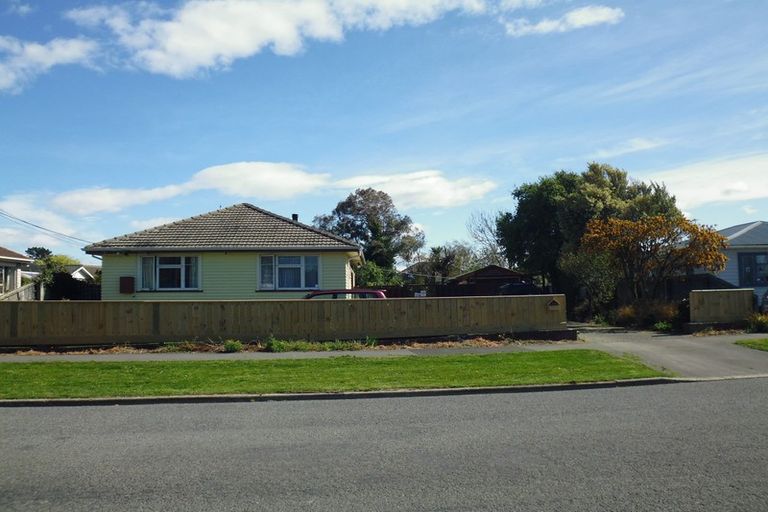 Photo of property in 9 Mcgregors Road, Bromley, Christchurch, 8062