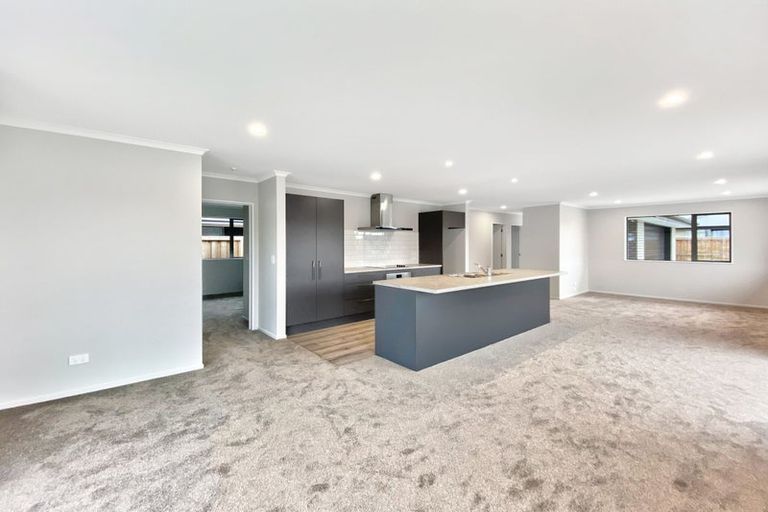 Photo of property in 14 Herridge Street, Woodend, 7691