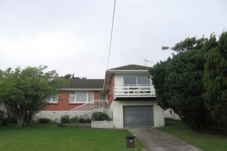 Photo of property in 61 Taylor Terrace, Tawa, Wellington, 5028