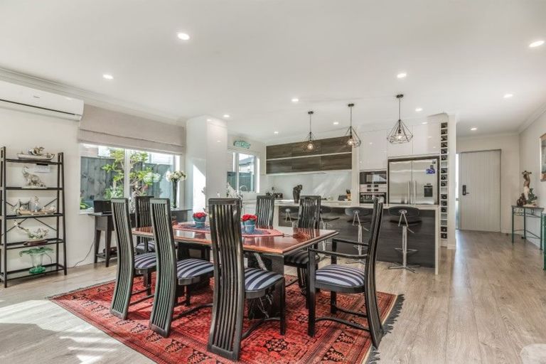 Photo of property in 15 Tawa Place, Orewa, 0931