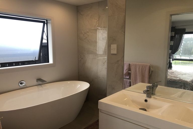 Photo of property in 8 The Link, Flagstaff, Hamilton, 3210