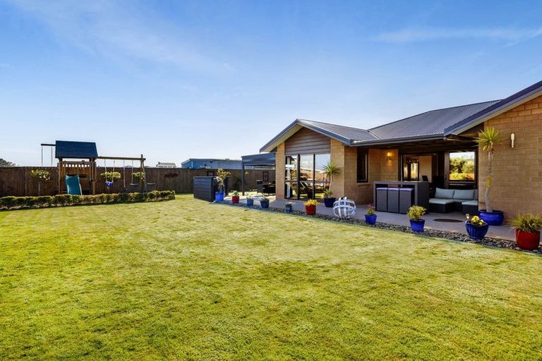 Photo of property in 12 Nikau Place, Hawera, 4610