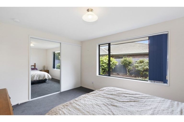 Photo of property in 12 Showgate Avenue, Sockburn, Christchurch, 8042