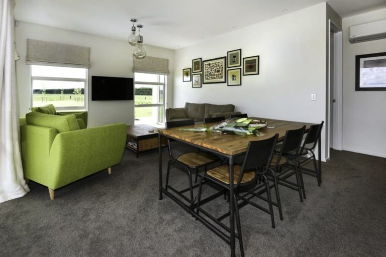 Photo of property in 26 Whitcombe Place, Darfield, 7571