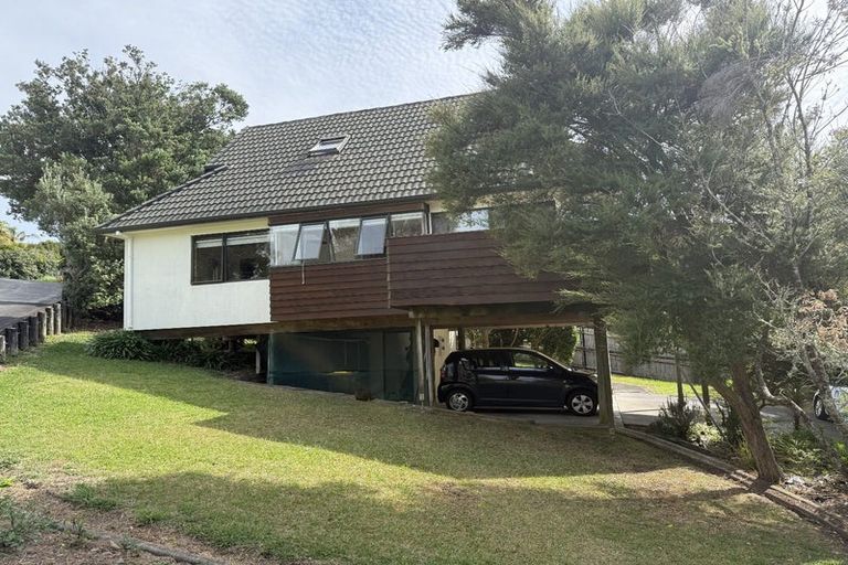 Photo of property in 1/194 Whangaparaoa Road, Red Beach, 0932