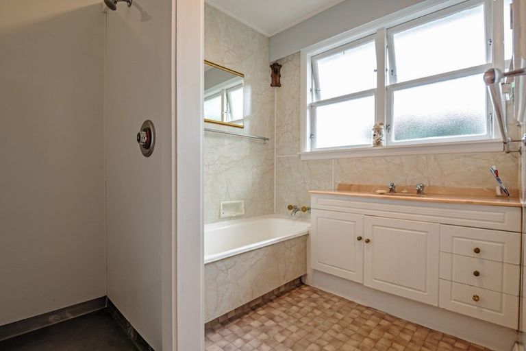 Photo of property in 28 Slacks Road, Awapuni, Palmerston North, 4412