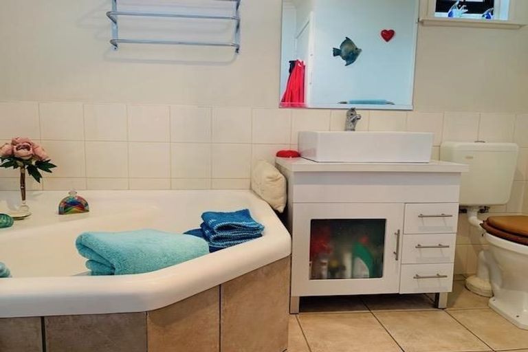 Photo of property in 21 Eton Street, Taradale, Napier, 4112