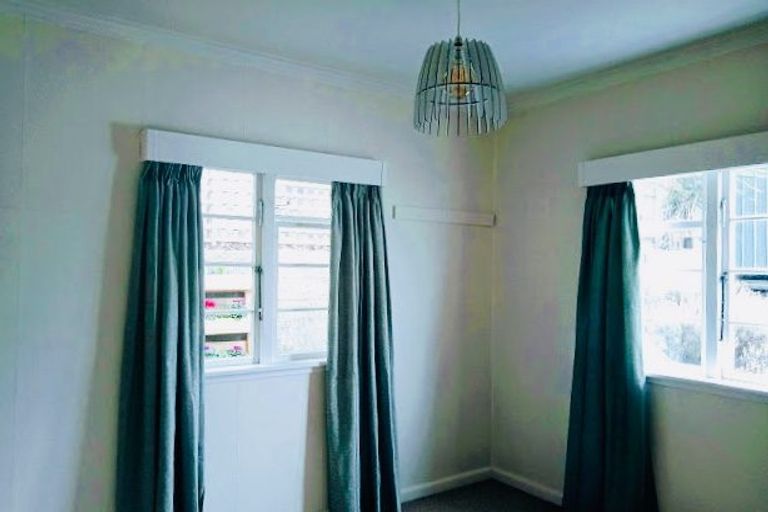 Photo of property in 122 Grafton Road, Roseneath, Wellington, 6011