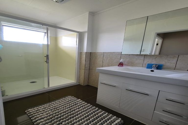 Photo of property in 58 Sharland Avenue, Manurewa, Auckland, 2102