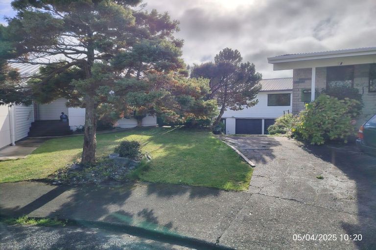 Photo of property in 15 Chorley Grove, Churton Park, Wellington, 6037