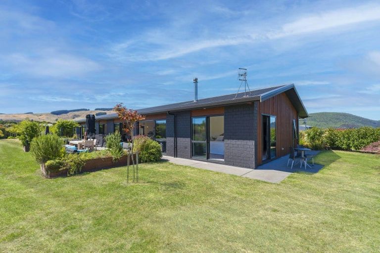 Photo of property in 4 Kanuka Grove, Kinloch, Taupo, 3377