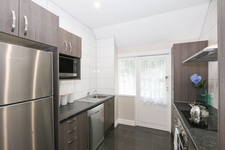 Photo of property in 84 Salamanca Road, Kelburn, Wellington, 6012