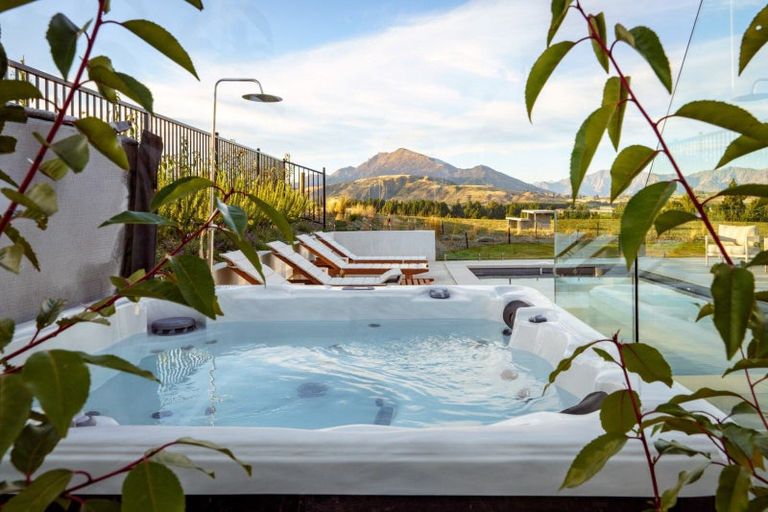 Photo of property in Northlake, 40 Riverslea Road, Wanaka, 9305