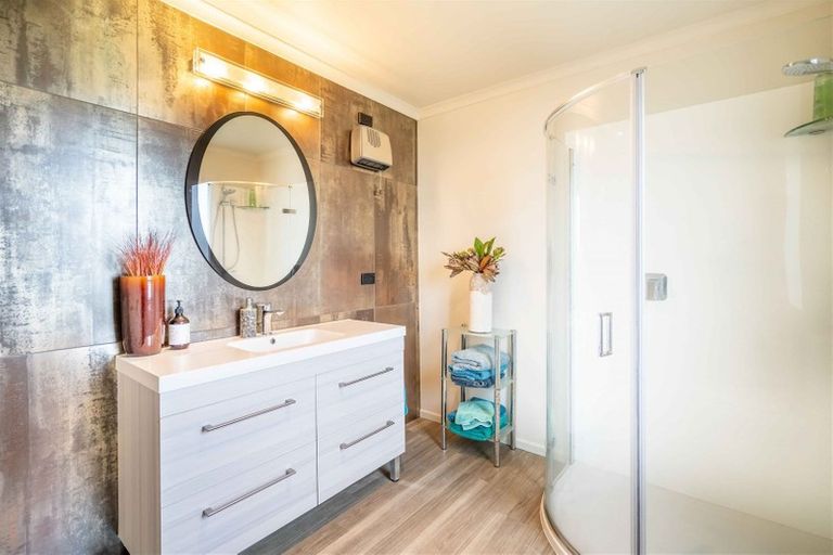 Photo of property in 6 Aerodrome Road, Lorneville, Invercargill, 9876