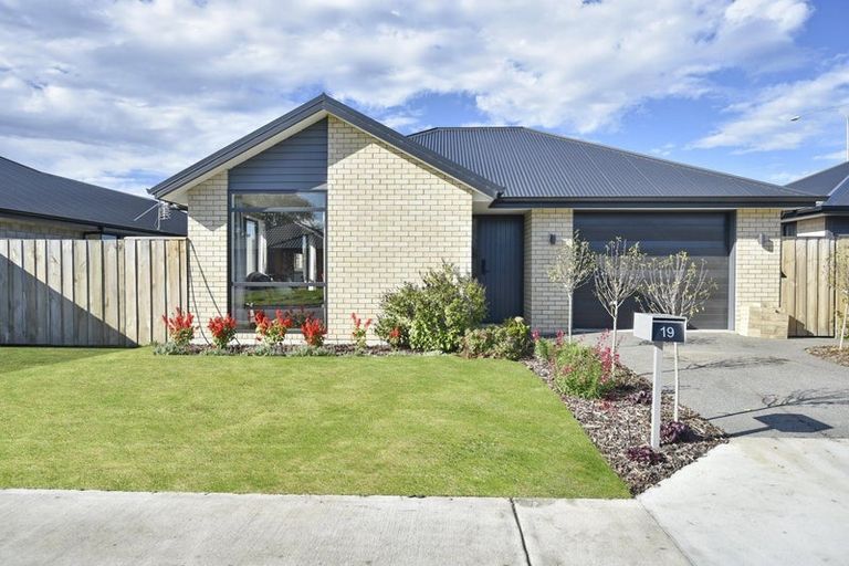 Photo of property in 19 Quinn Crescent, Woodend, 7610