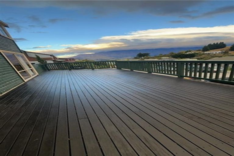 Photo of property in 11 Dart Place, Fernhill, Queenstown, 9300