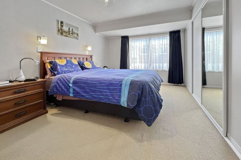 Photo of property in 12 Frank Place, Hillpark, Auckland, 2102