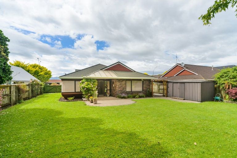 Photo of property in 112 John F Kennedy Drive, Milson, Palmerston North, 4414