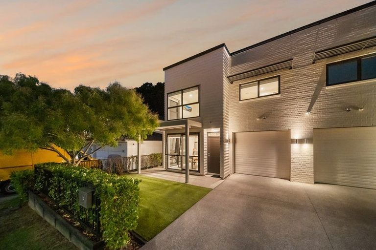Photo of property in 38 Matairangi Avenue, Totara Heights, Auckland, 2105