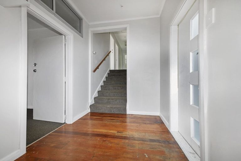 Photo of property in 82 Pembroke Road, Northland, Wellington, 6012