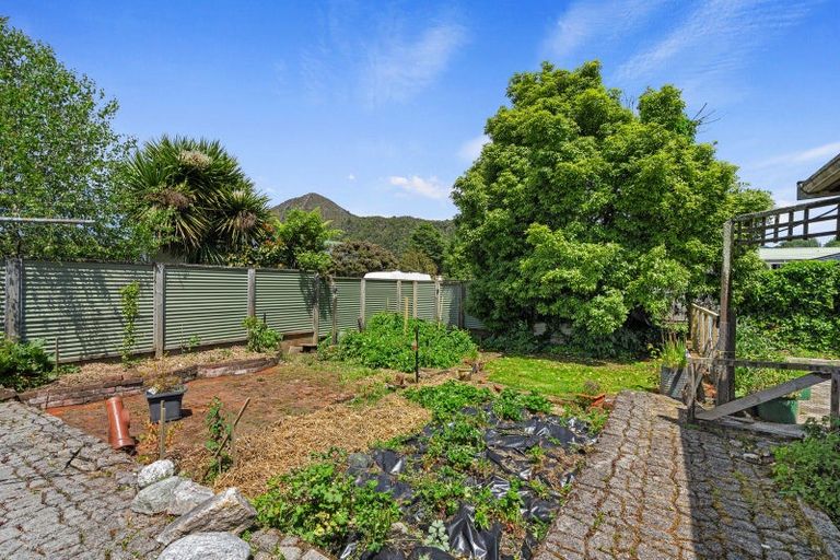 Photo of property in 50 Waller Street, Murchison, 7007