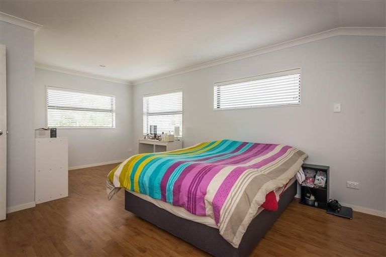 Photo of property in 1 Harding Avenue, Te Atatu South, Auckland, 0610