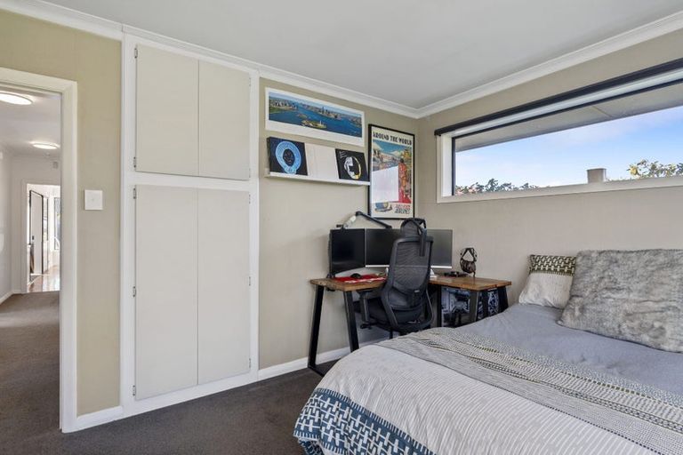 Photo of property in 320 Main North Road, Redwood, Christchurch, 8051