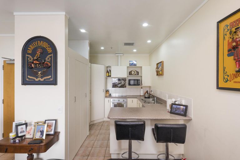 Photo of property in Maddison Apartments, 3/6a Queen Street, Palmerston North, 4410