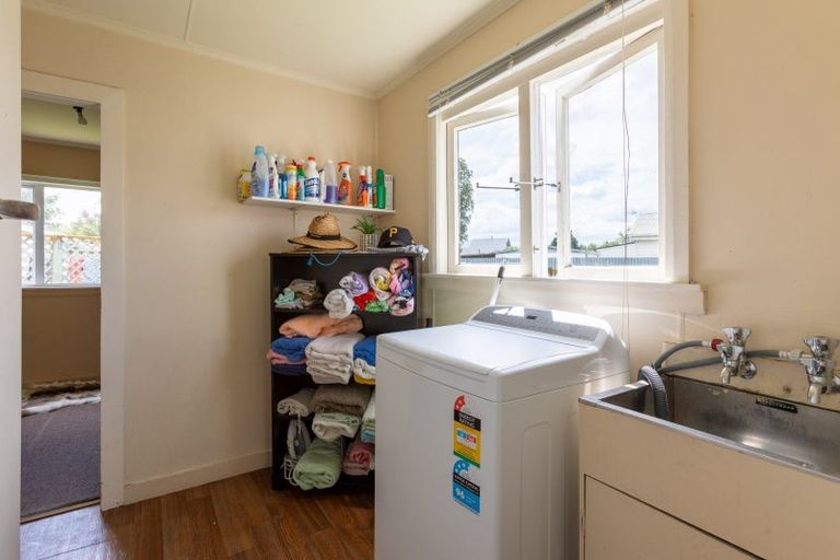 Photo of property in 1 Gertrude Street, Dannevirke, 4930