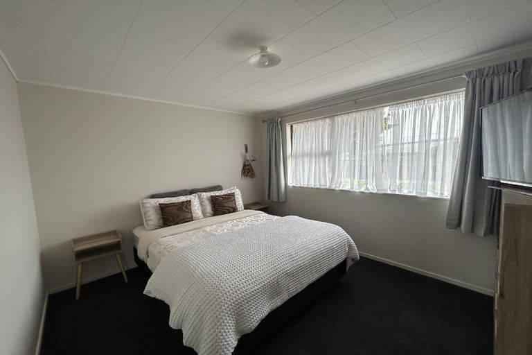 Photo of property in 3 Escort Grove, Awapuni, Palmerston North, 4412