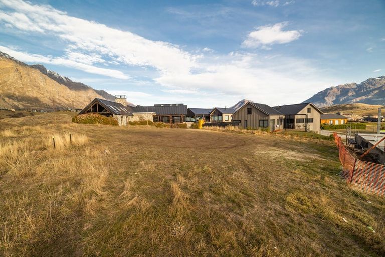 Photo of property in 42 Cunninghams Drive, Jacks Point, Queenstown, 9371