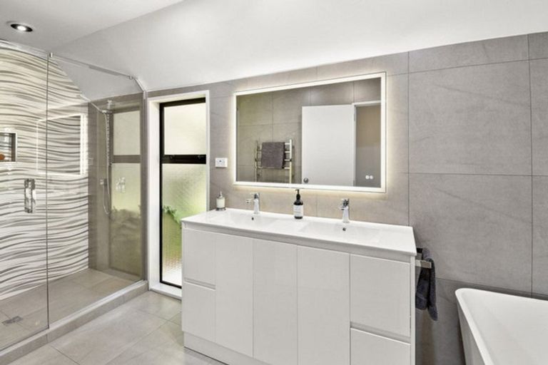 Photo of property in 23 Charles Prevost Drive, The Gardens, Auckland, 2105