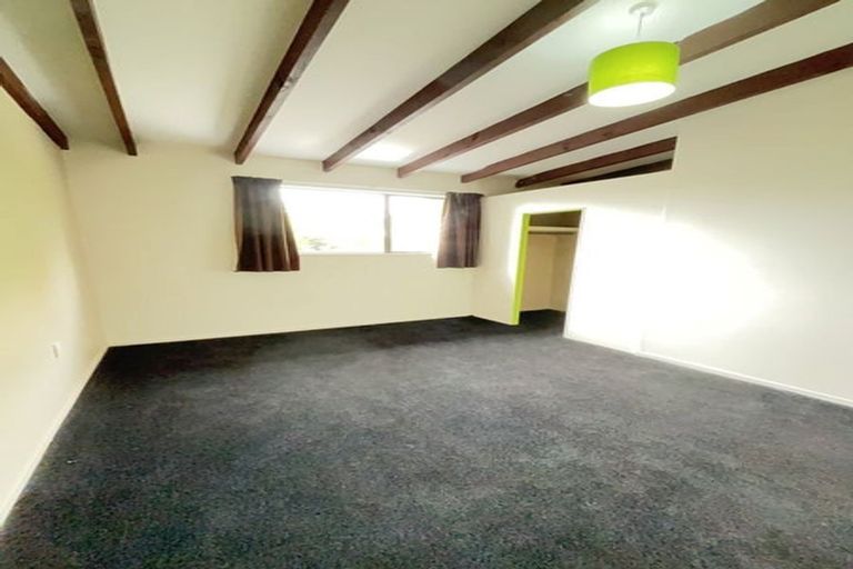 Photo of property in 10 Oakhurst Place, Russley, Christchurch, 8042