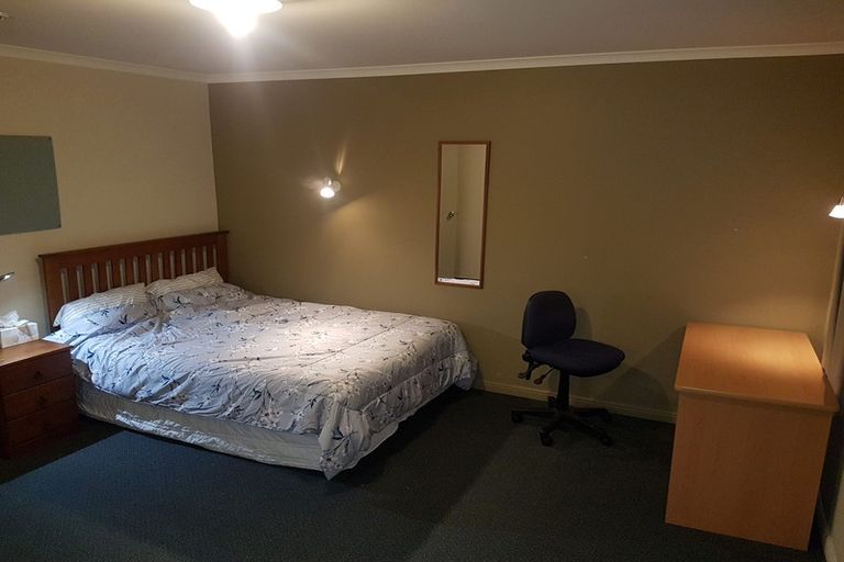 Photo of property in 33 Queen Street, Brighton, Dunedin, 9035