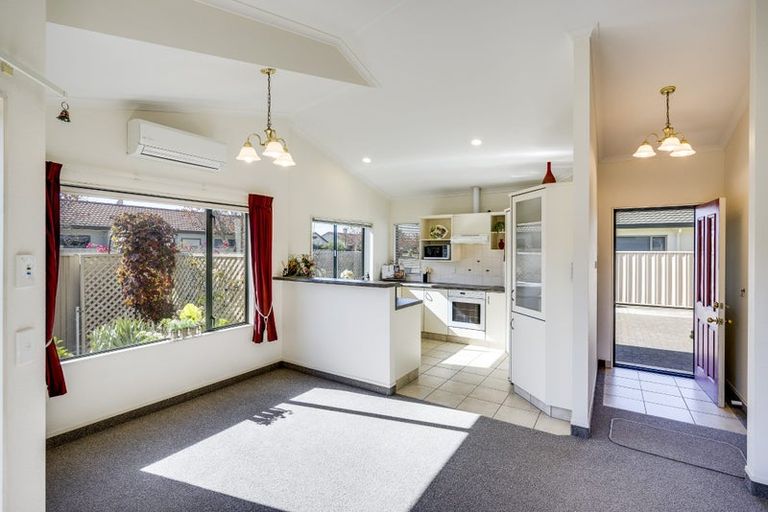 Photo of property in 35 Beaufort Place, Taradale, Napier, 4112