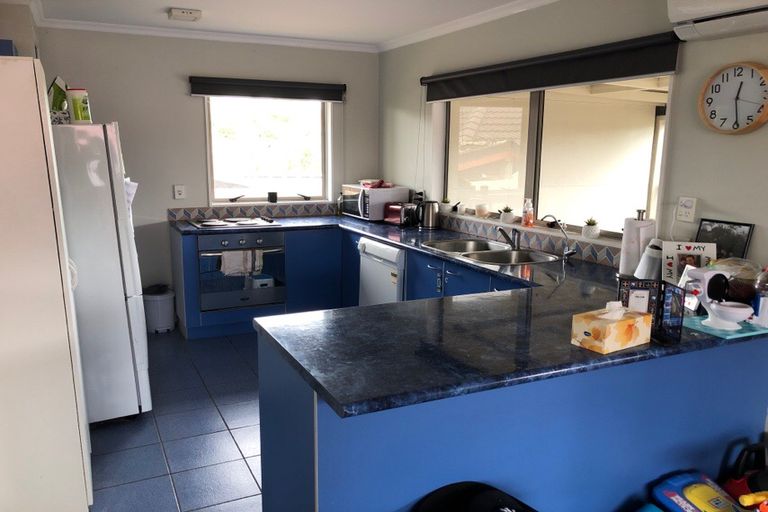 Photo of property in 7 Chilcott Road, Henderson, Auckland, 0612