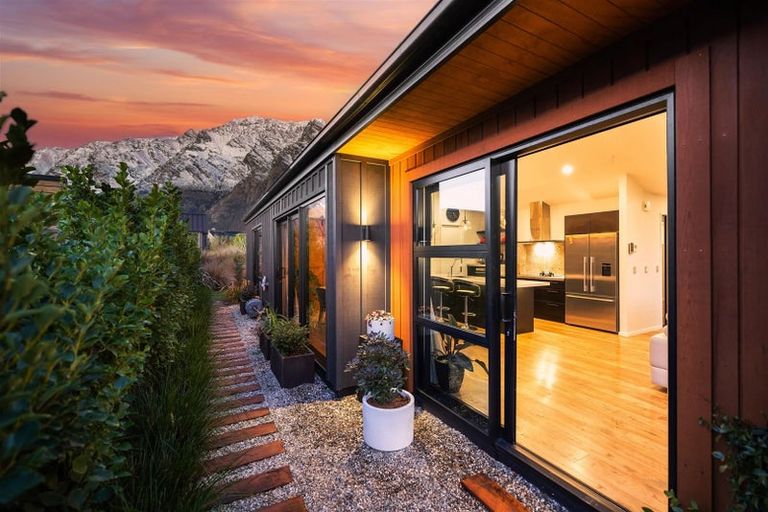 Photo of property in 3 Polperro Court, Jacks Point, Queenstown, 9371