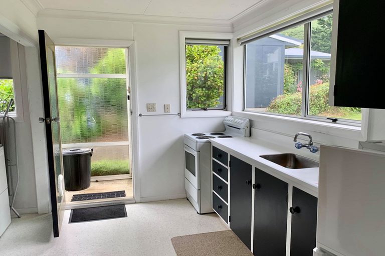 Photo of property in 12 Larkins Street, Helensburgh, Dunedin, 9010