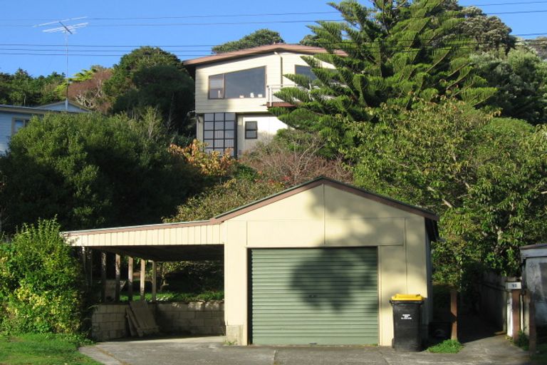 Photo of property in 10 Grays Road, Plimmerton, Porirua, 5026