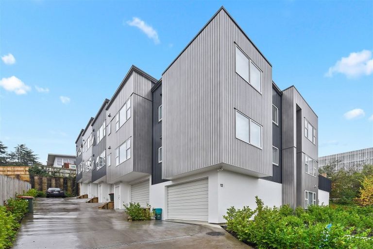 Photo of property in 4/12 Scotland Place, Hillcrest, Hamilton, 3216