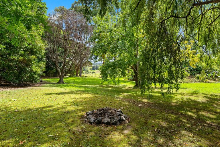 Photo of property in 1110 Leigh Road, Matakana, Warkworth, 0985