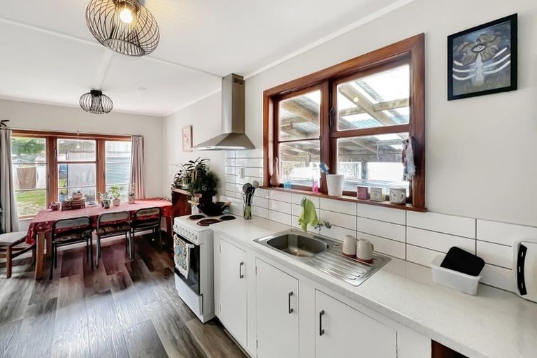 Photo of property in 10 Victor Street, Dannevirke, 4930