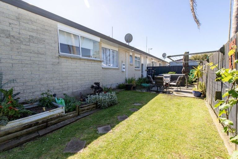 Photo of property in 39 Darlington Street, Ngatea, 3503