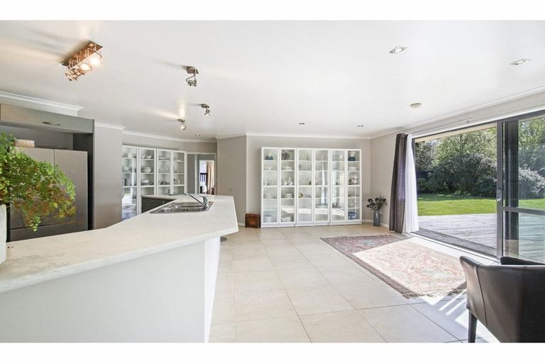 Photo of property in 107 High Street, Oxford, 7430