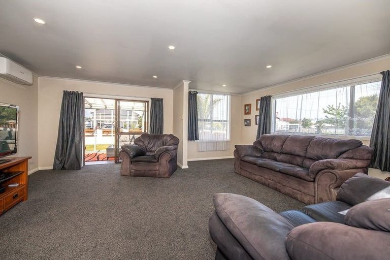 Photo of property in 29 Romilly Street, Westport, 7825