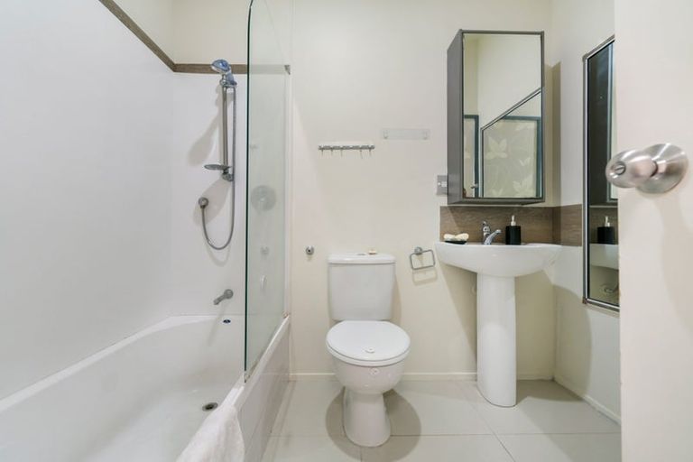 Photo of property in 435b West Coast Road, Glen Eden, Auckland, 0602