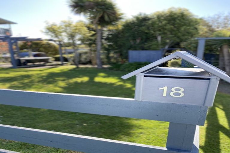 Photo of property in 18 Violet Street, Riverton/aparima, Riverton, 9822