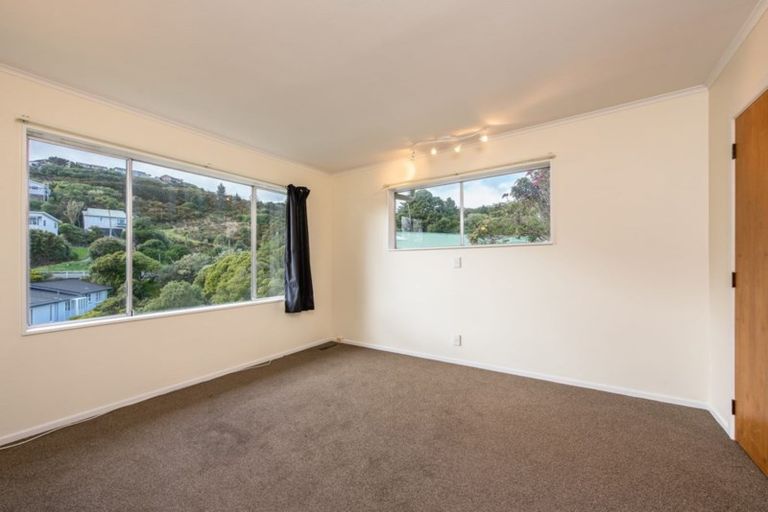 Photo of property in 4 Glen Alton Avenue, Paparangi, Wellington, 6037