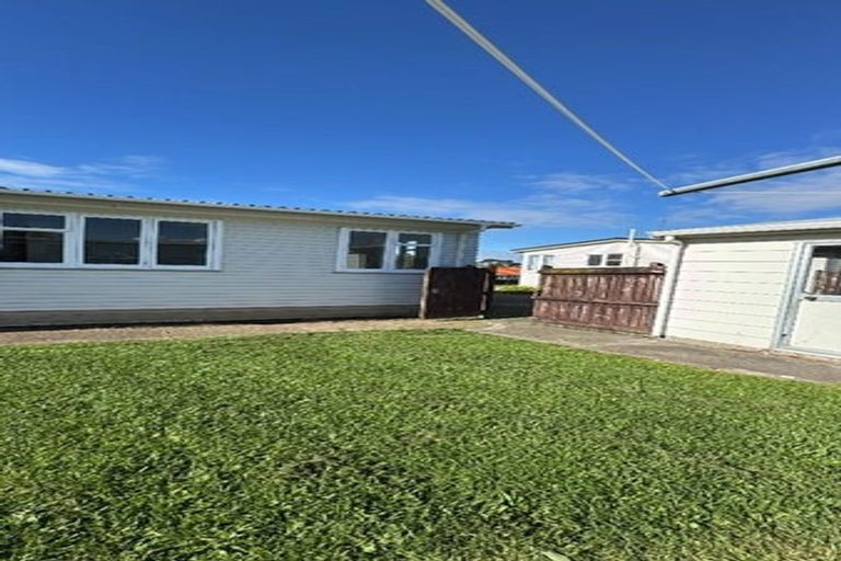 Photo of property in 8 Marsden Street, Hauraki, Auckland, 0622